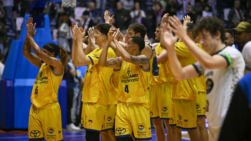 Happ y Slaughter gu&iacute;an al Dreamland Gran Canaria en Santiago (72-81)