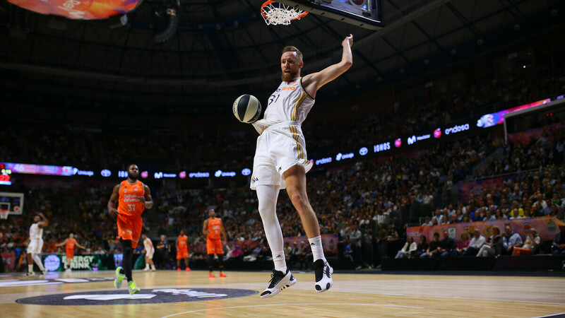 El Real Madrid despedaza al Valencia y se lanza a por la Copa (95-76)