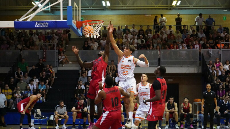 El Valencia Basket gana al UCAM Murcia en Toledo (85-83)