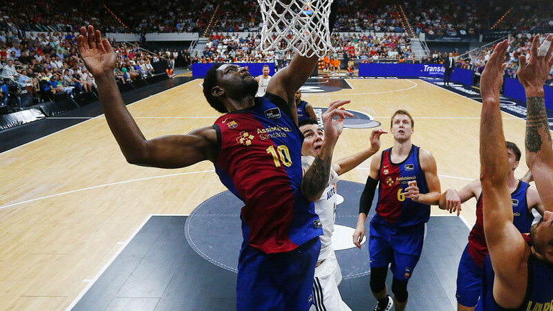 Chimezie Metu sufre un esguince en la rodilla izquierda