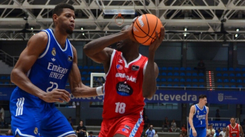 El R&iacute;o Breog&aacute;n remonta 19 puntos al Real Madrid y pasa a la final (83-78)