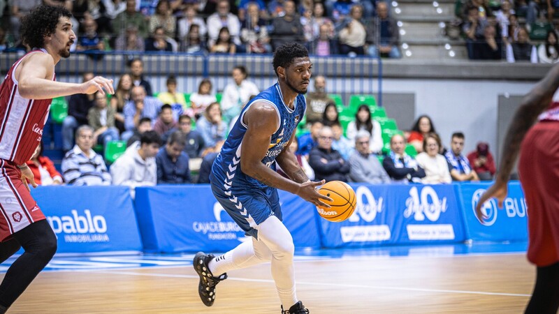 Jermaine Samuels desarbola al Casademont Zaragoza (99-90)