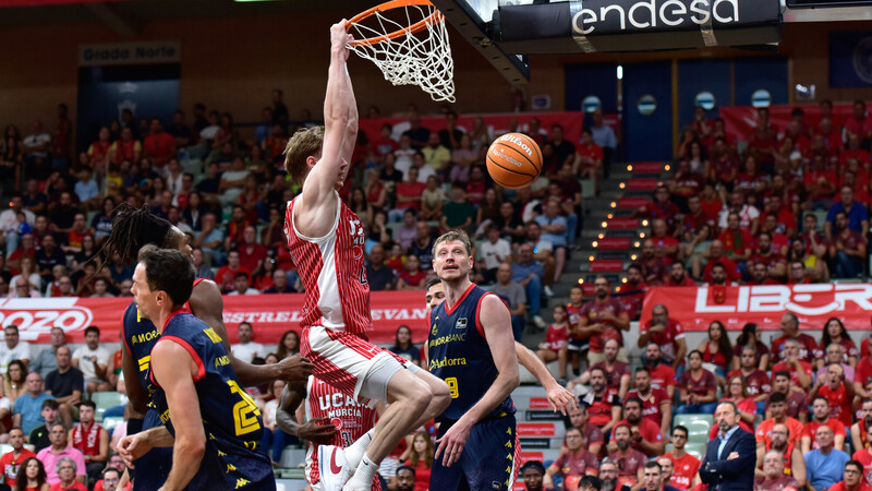 Un hambriento UCAM Murcia asusta para asaltar el liderato (95-64)