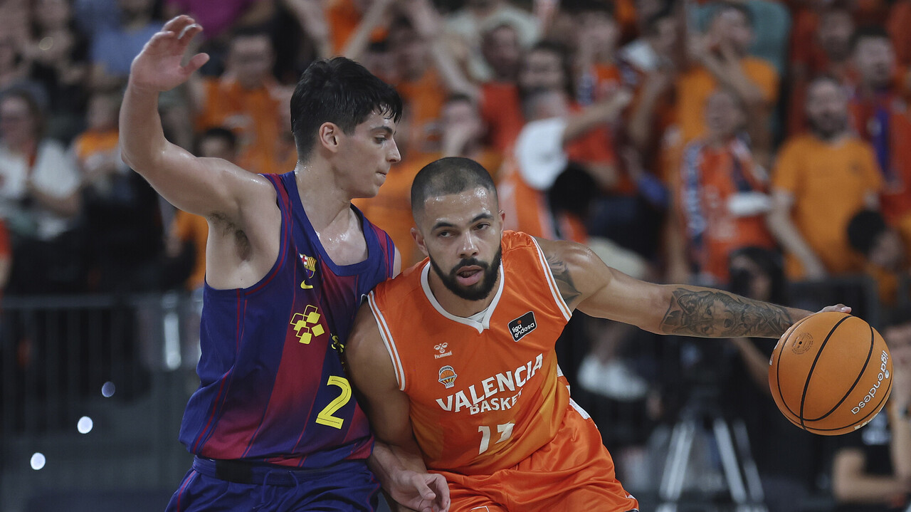 Darius Thompson deslumbra como taronja