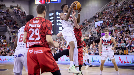 Mamadi Diakite, contundente en la pintura