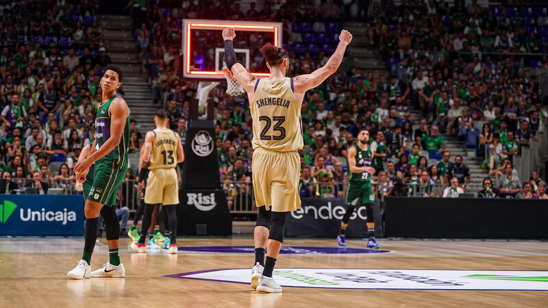 El Bar&ccedil;a sale vivo de la telara&ntilde;a cajista (77-83)