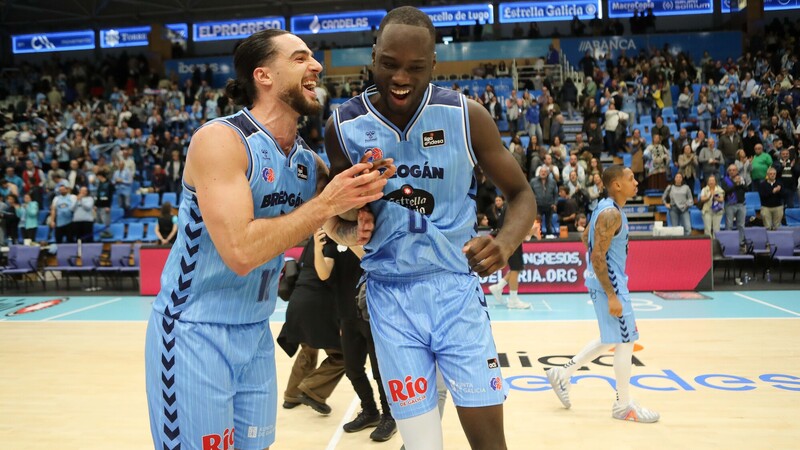 El R&iacute;o Breog&aacute;n pone en pie al Pazo dos Deportes (95-74)