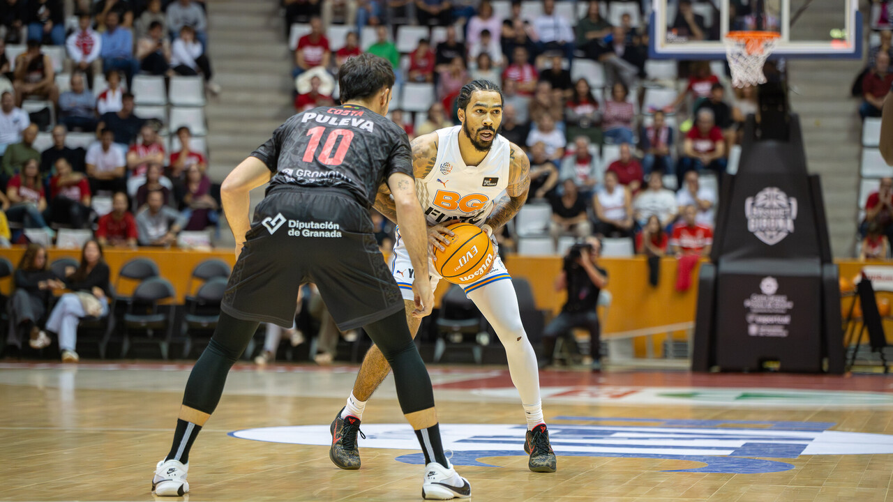 Livingston, on fire ante Coviran Granada