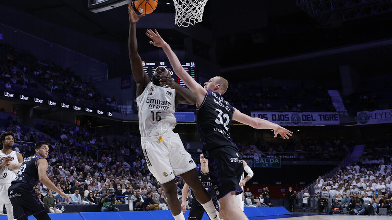 Tryggvi Hlinason, 2&ordm; taponador hist&oacute;rico del Surne Bilbao