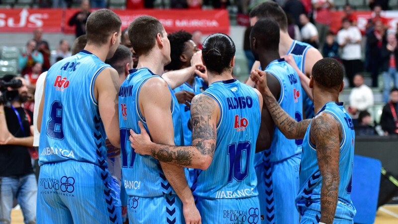 Un R&iacute;o Breog&aacute;n imperial supera su maleficio murciano (83-96)