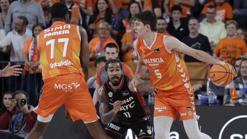 Un superior Valencia BC arrolla al B. Girona y sigue en lo m&aacute;s alto (98-72)