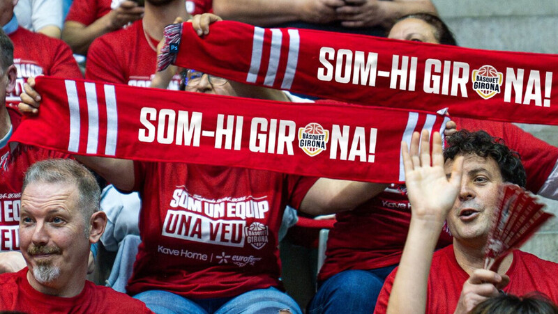 La bufanda reversible del B&agrave;squet Girona