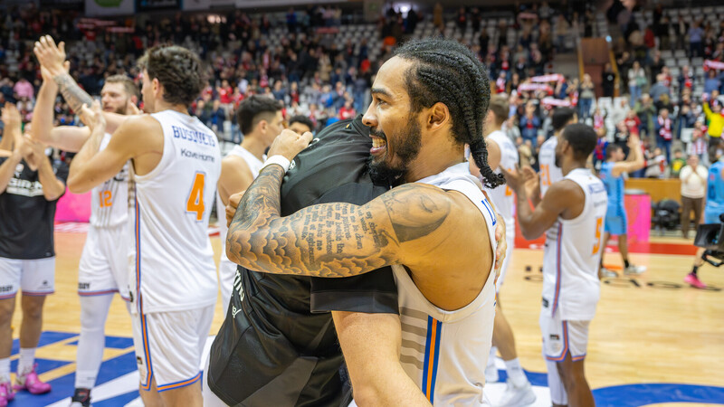 El B&agrave;squet Girona pasa por encima del R&iacute;o Breog&aacute;n en Fontajau (103-80)
