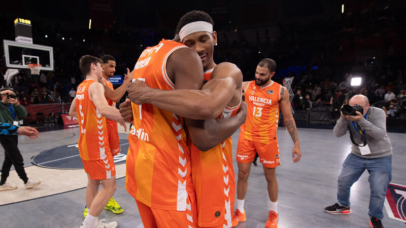 Taylor apaga sobre la bocina el fuego del Buesa (89-91)