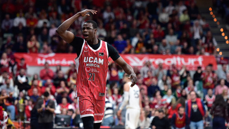 Fractura del dedo pulgar de Moussa Diagne 