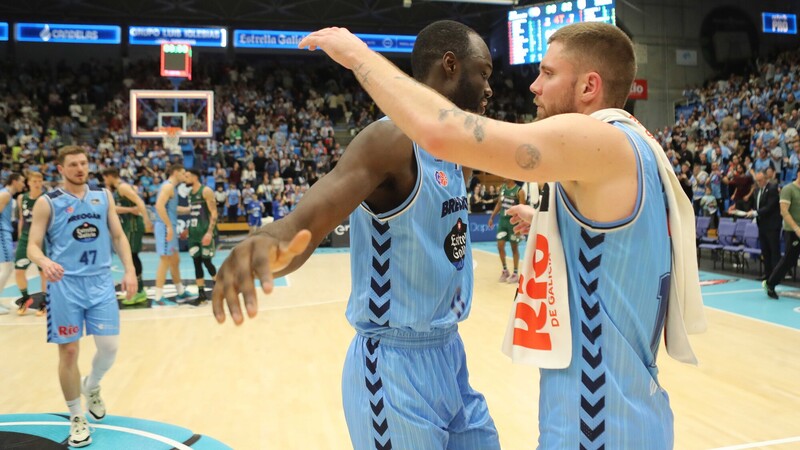 El R&iacute;o Breog&aacute;n se da un fest&iacute;n ante Unicaja para abrir el nuevo a&ntilde;o (98-82)
