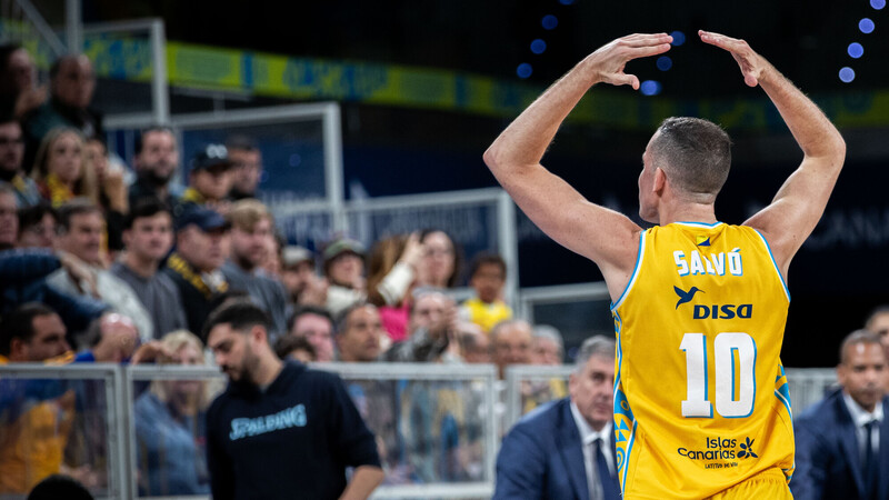 Miquel Salv&oacute; sufre una rotura del tend&oacute;n rotuliano