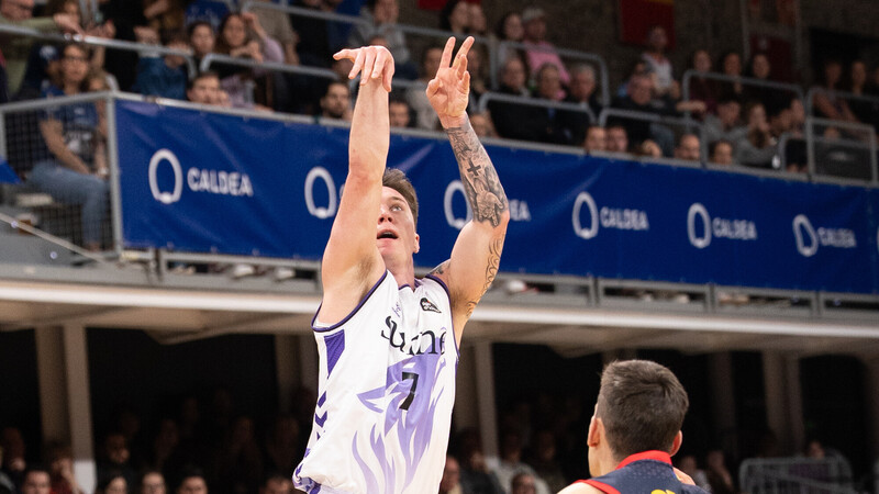 Justin Jaworski destroza con 36 puntos el r&eacute;cord hist&oacute;rico del Surne Bilbao