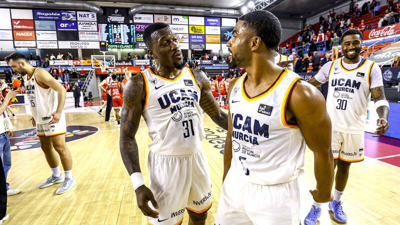 Un DeJulius superlativo decide para UCAM Murcia en Manresa (86-90)