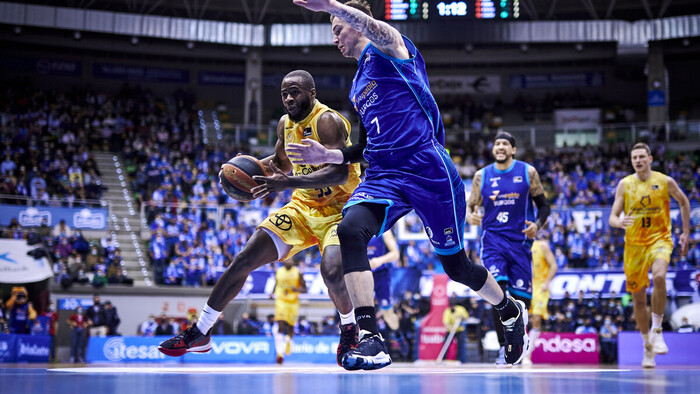 Gran Canaria muestra su poderío ante un trabado San Pablo (77-86)